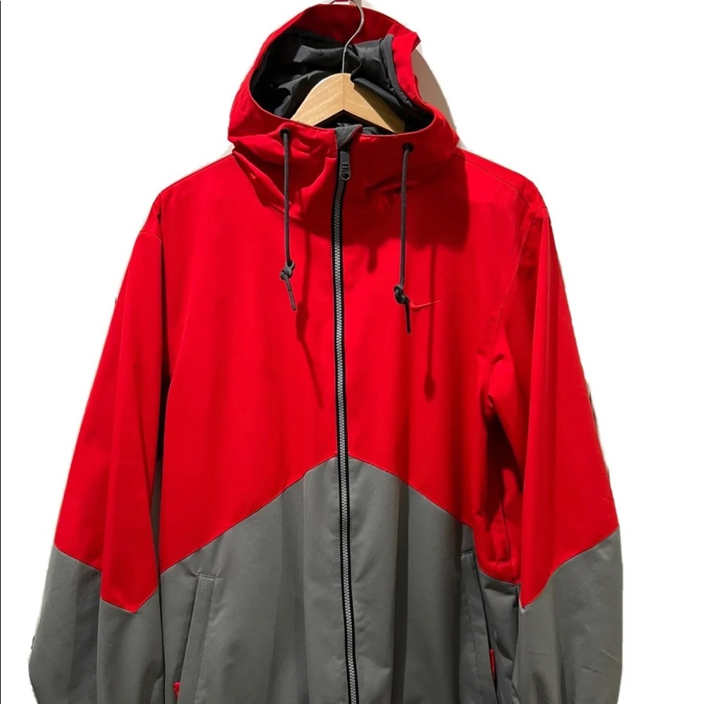 NIKE STORM-FIT Ski Snowboard Jakcet - MEDIUM